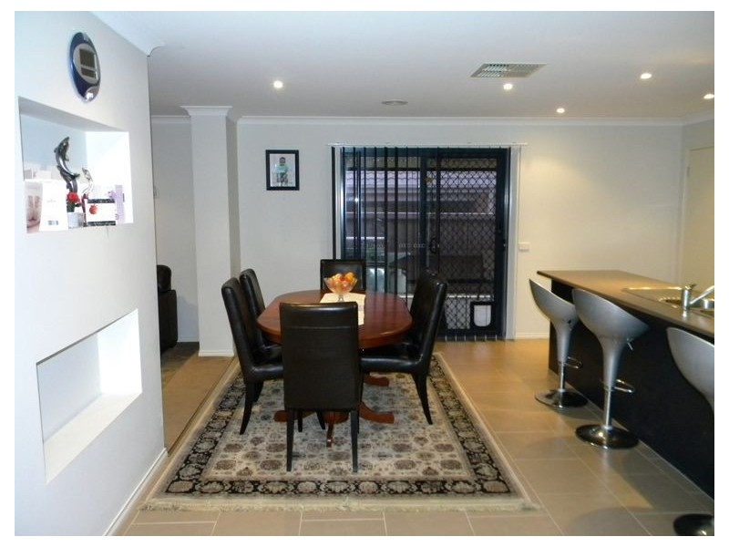34 Flametree Circuit, Cranbourne VIC 3977