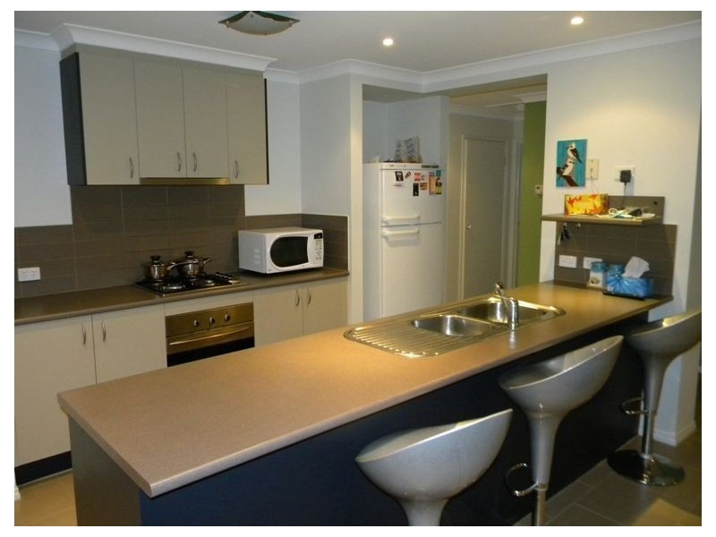 34 Flametree Circuit, Cranbourne VIC 3977