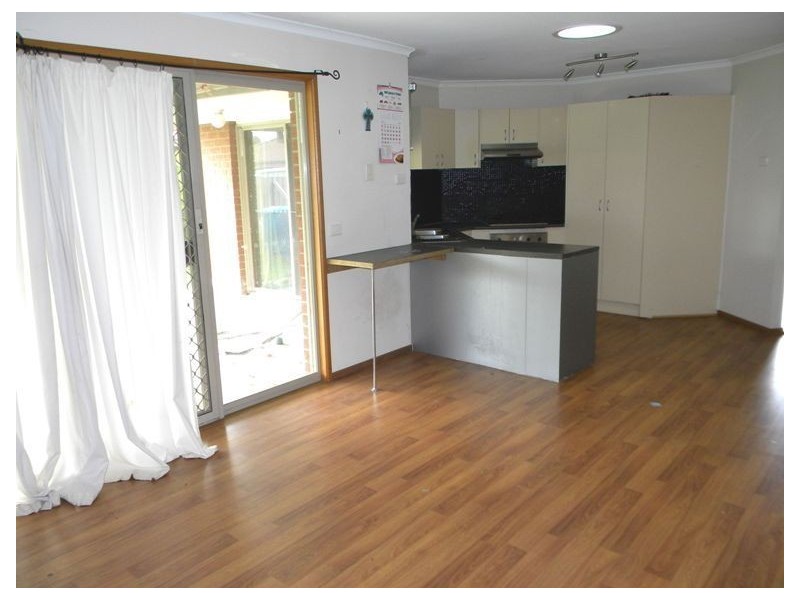 28 Andrea Crescent, Cranbourne North VIC 3977