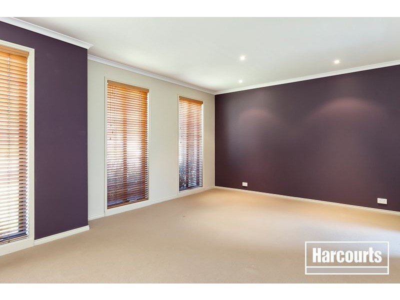 18 Phoenix Avenue, Cranbourne VIC 3977