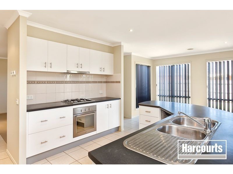 18 Phoenix Avenue, Cranbourne VIC 3977