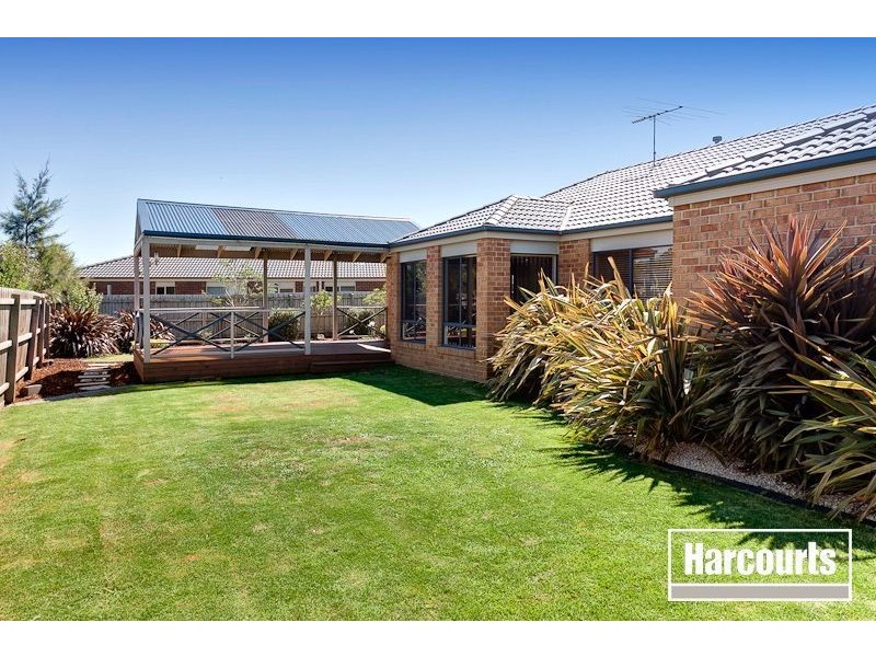 18 Phoenix Avenue, Cranbourne VIC 3977