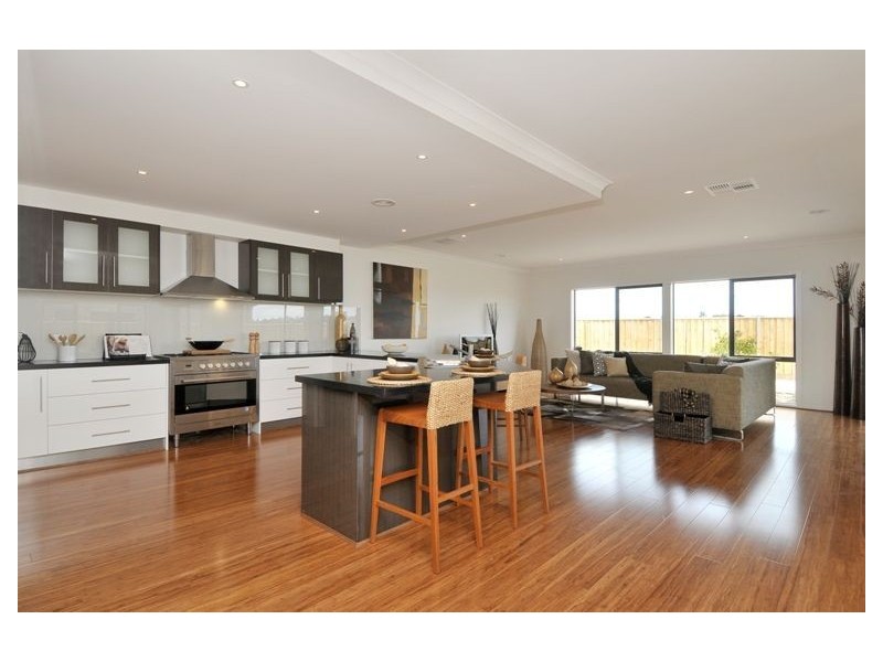 55 Mountainview Boulevard, Cranbourne North VIC 3977