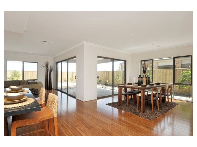 55 Mountainview Boulevard, Cranbourne North VIC 3977