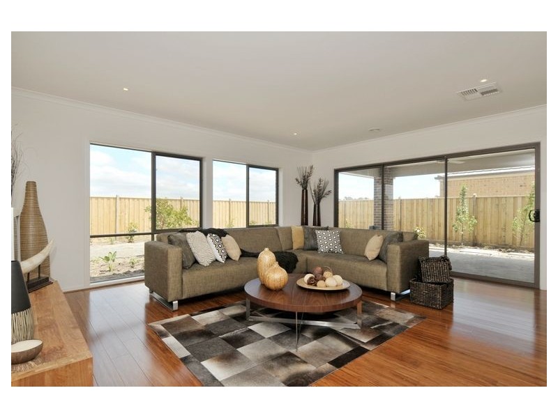 55 Mountainview Boulevard, Cranbourne North VIC 3977