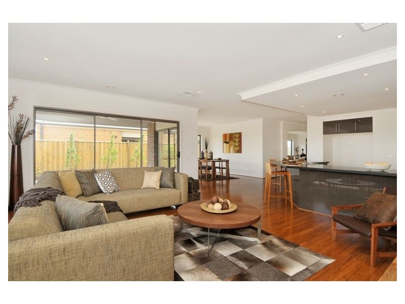 55 Mountainview Boulevard, Cranbourne North VIC 3977