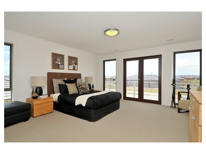 55 Mountainview Boulevard, Cranbourne North VIC 3977