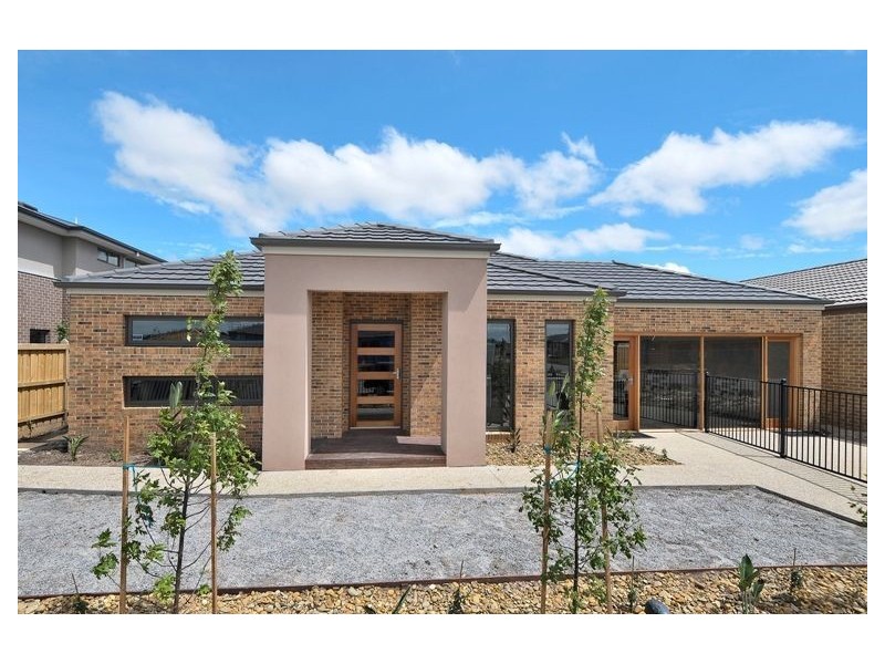 53 Mountainview Boulevard, Cranbourne North VIC 3977