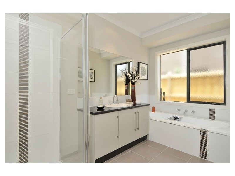 53 Mountainview Boulevard, Cranbourne North VIC 3977