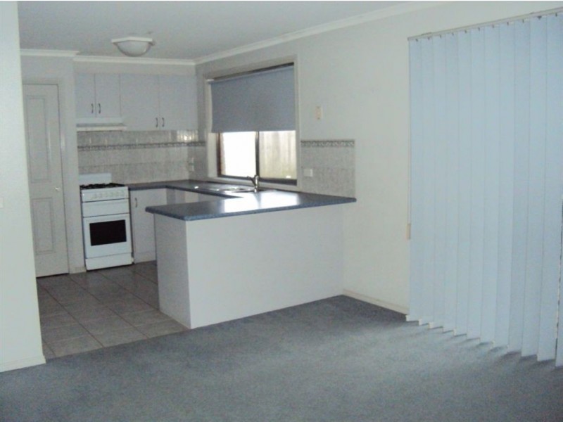 8 Mingay Place, Cranbourne West VIC 3977