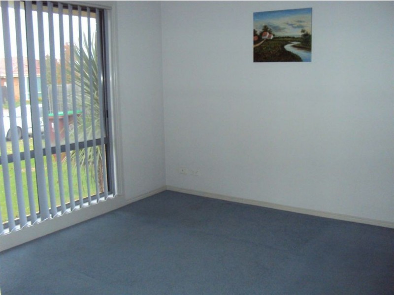 8 Mingay Place, Cranbourne West VIC 3977