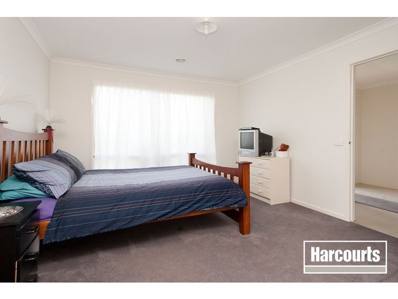 28 Yammerbook Way, Clyde North VIC 3978