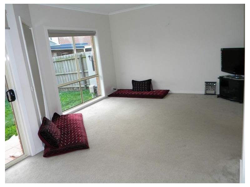 15 Boronia Avenue, Cranbourne VIC 3977