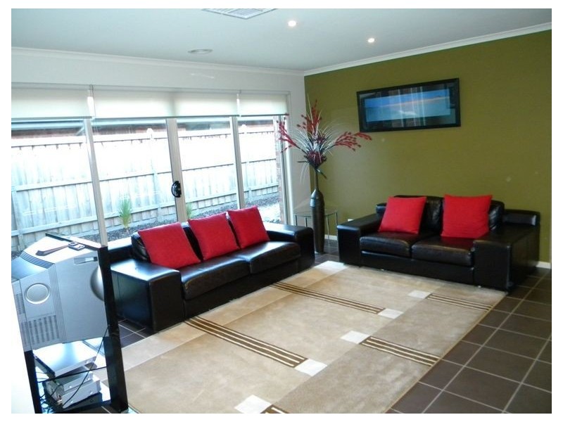 31 Penshurst Avenue, Cranbourne North VIC 3977