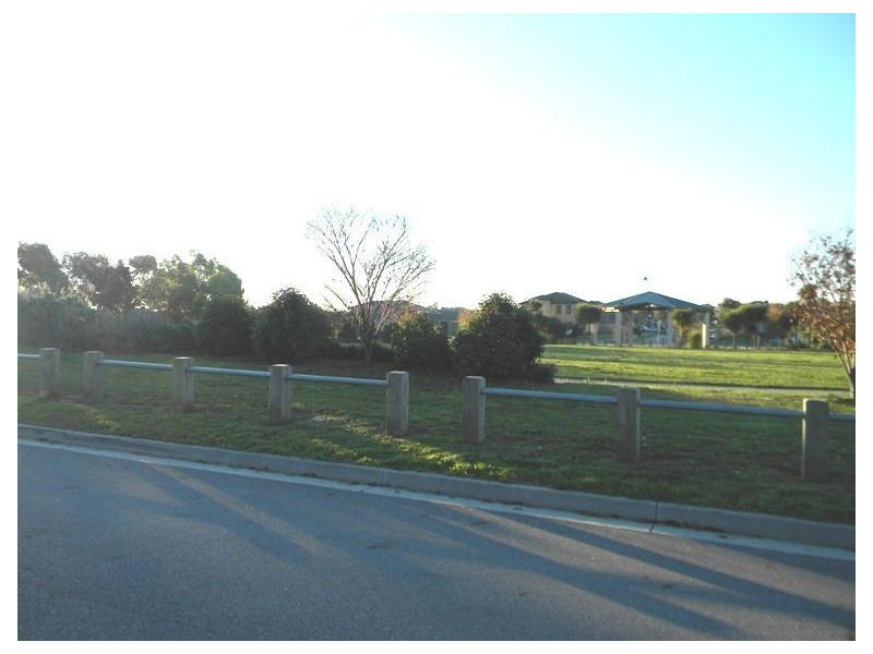 31 Penshurst Avenue, Cranbourne North VIC 3977