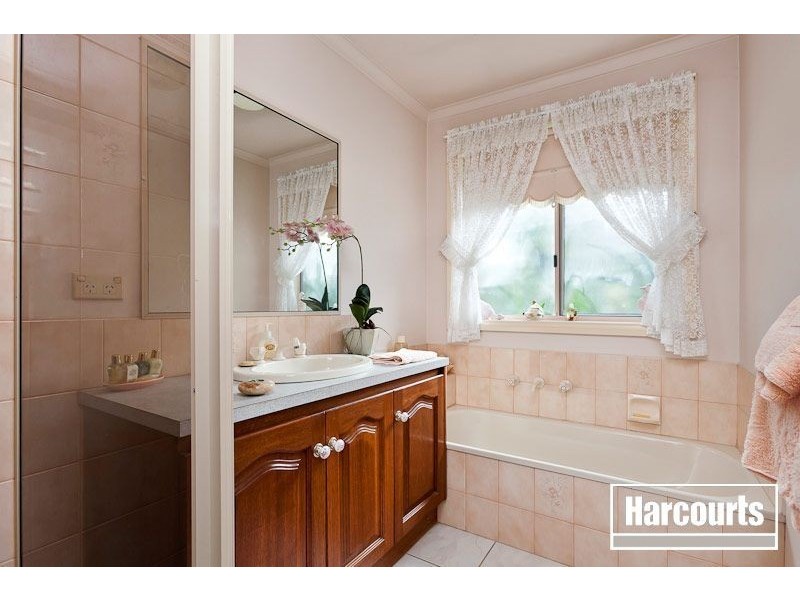 2 Elda Court, Cranbourne North VIC 3977