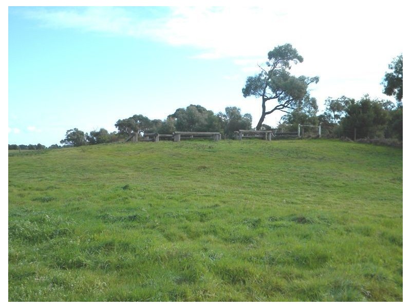 5 Chellamah Court, Tooradin VIC 3980