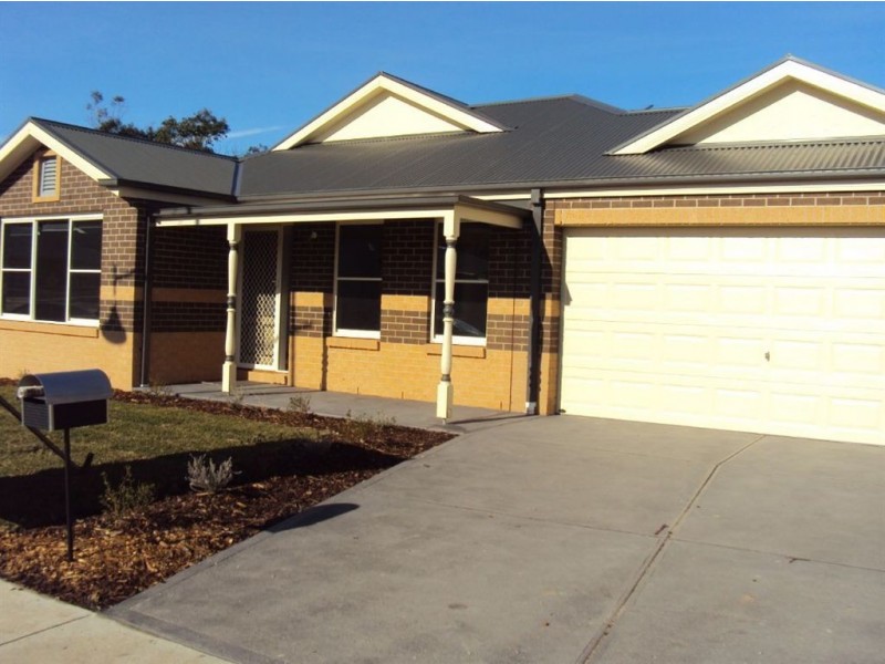 20 Windermere Blvd, Pakenham VIC 3810