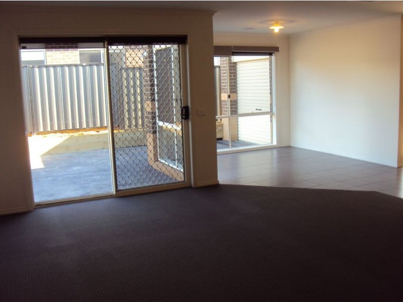 20 Windermere Blvd, Pakenham VIC 3810