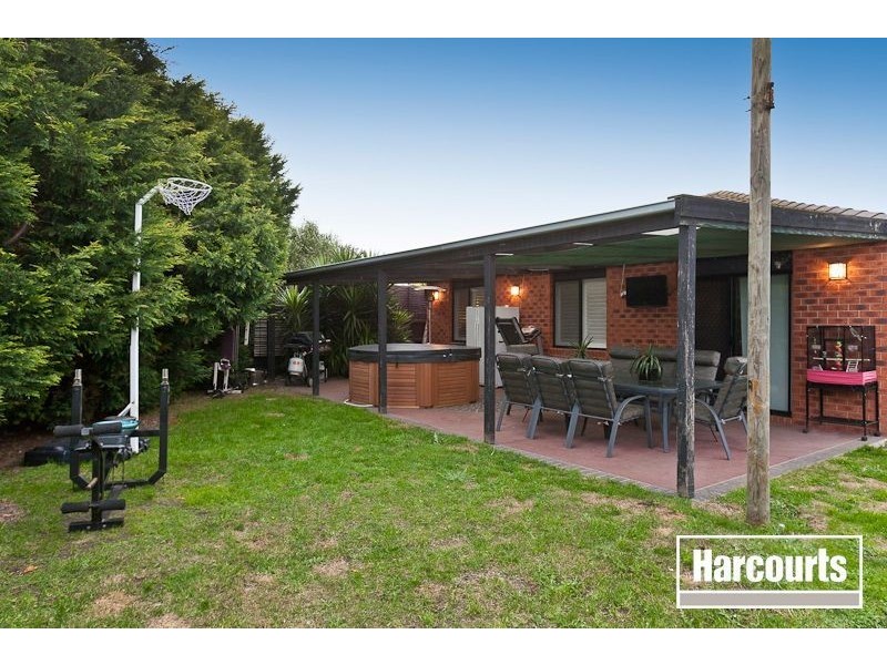 5 Dianne Court, Cranbourne VIC 3977