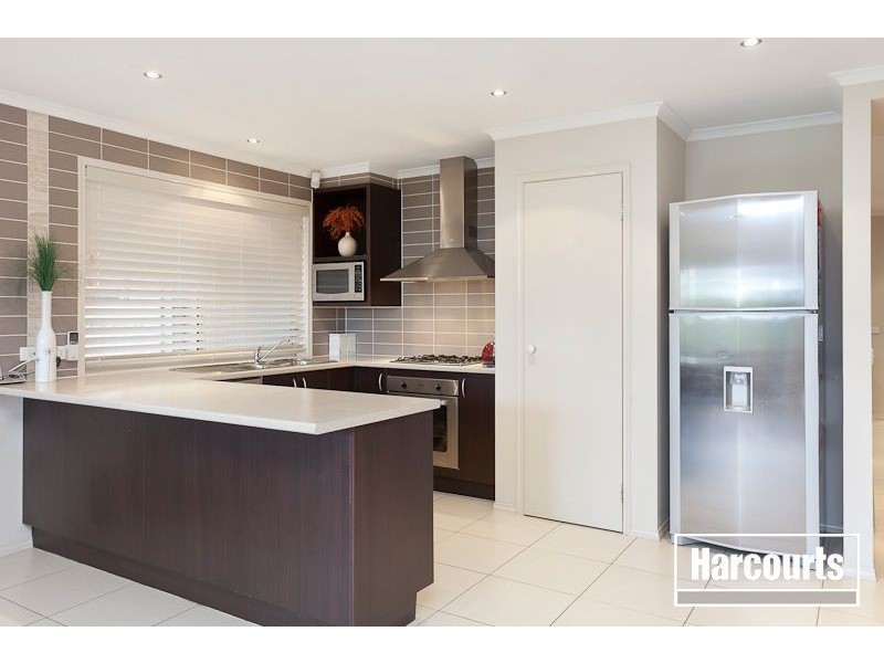 31 Phoenix Avenue, Cranbourne VIC 3977