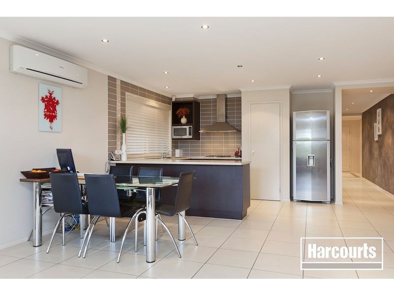 31 Phoenix Avenue, Cranbourne VIC 3977