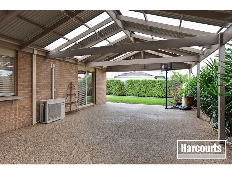 31 Phoenix Avenue, Cranbourne VIC 3977