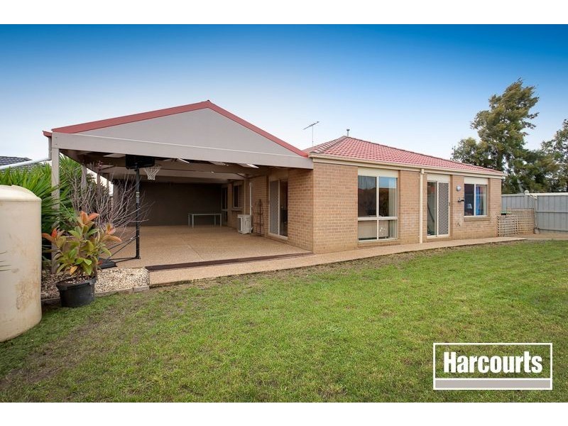 31 Phoenix Avenue, Cranbourne VIC 3977