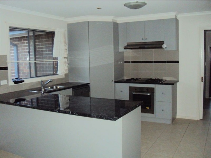 36 Ferndown Drive, Cranbourne VIC 3977