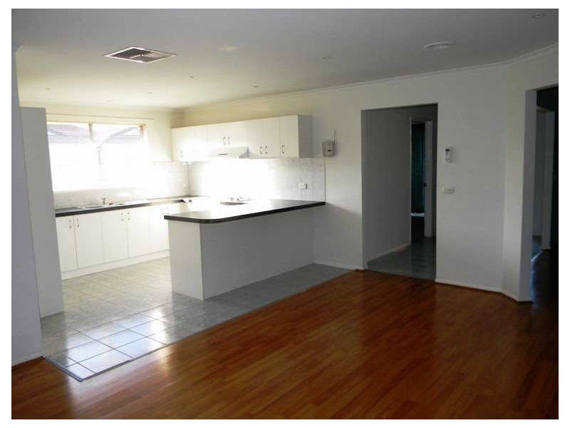 3 Connor Mews, Cranbourne East VIC 3977