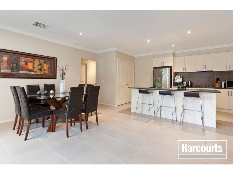 2 Cusack Way, Lynbrook VIC 3975