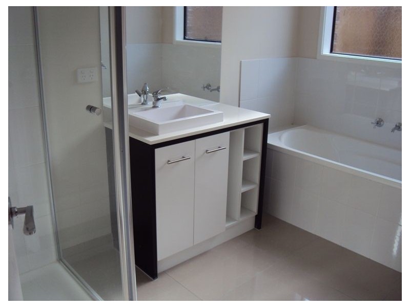 106 William Thwaites Blvd, Cranbourne North VIC 3977