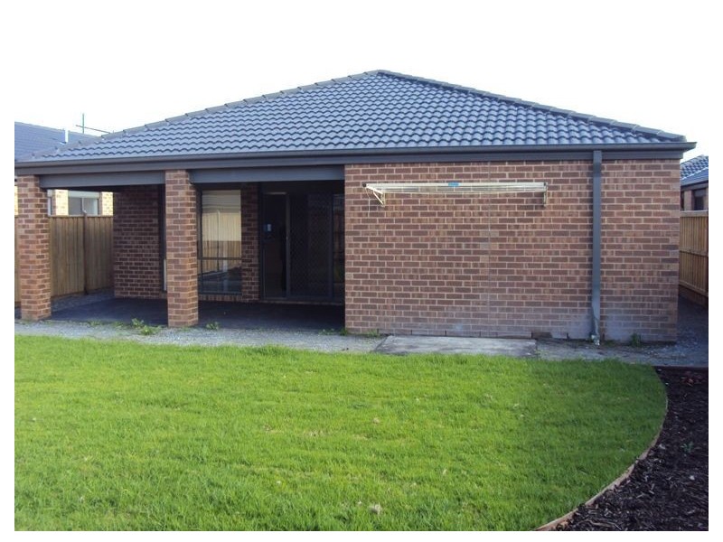 106 William Thwaites Blvd, Cranbourne North VIC 3977