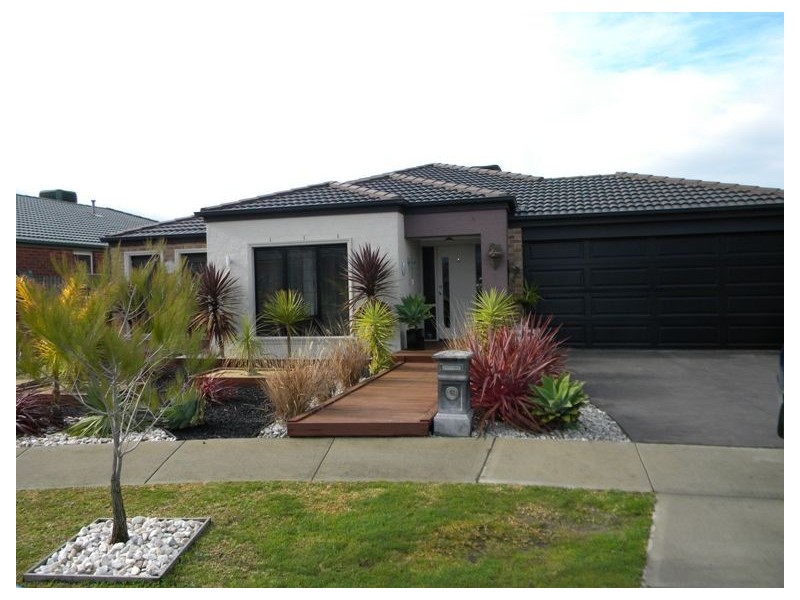 8 Wattle Valley Close, Lyndhurst VIC 3975