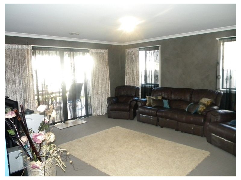 8 Wattle Valley Close, Lyndhurst VIC 3975