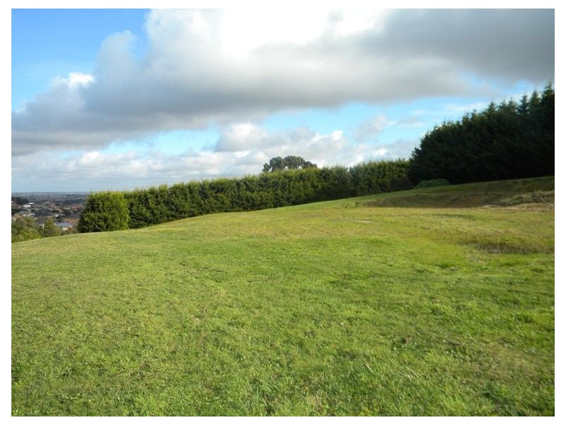 69 Caserta Drive, Berwick VIC 3806