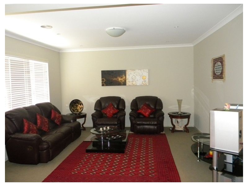 3 Lancashire Drive, Cranbourne North VIC 3977