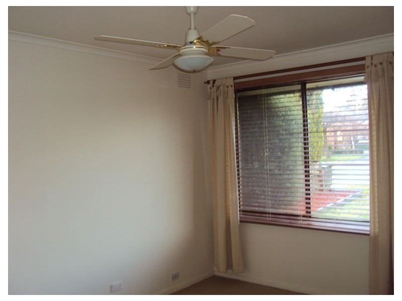 9 Clairmont Ave, Cranbourne VIC 3977