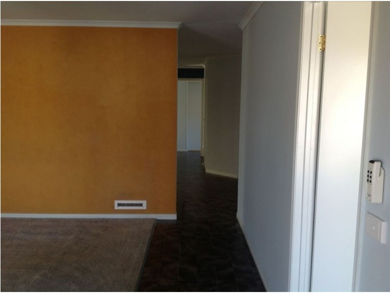 3 Stephellen Way, Cranbourne VIC 3977