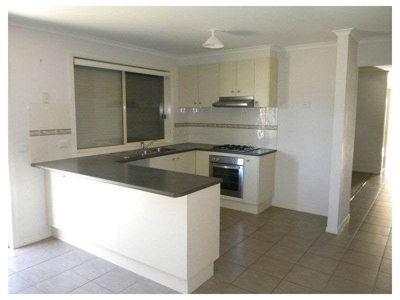 19 Pharoah Drive, Cranbourne VIC 3977