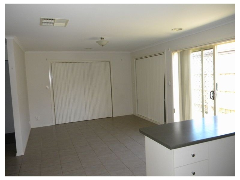 19 Pharoah Drive, Cranbourne VIC 3977