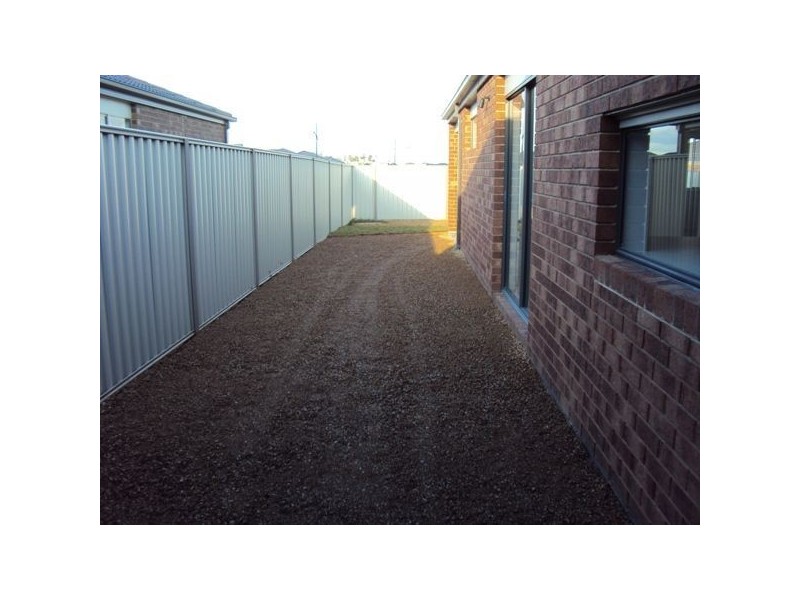 17 Bavaria Lane, Pakenham VIC 3810