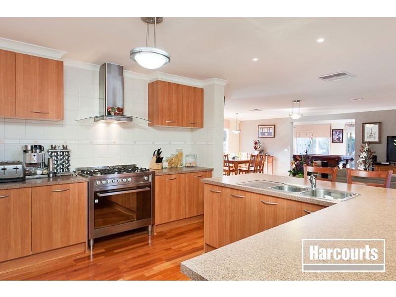 12 Trevino Way, Cranbourne North VIC 3977