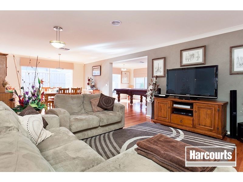 12 Trevino Way, Cranbourne North VIC 3977