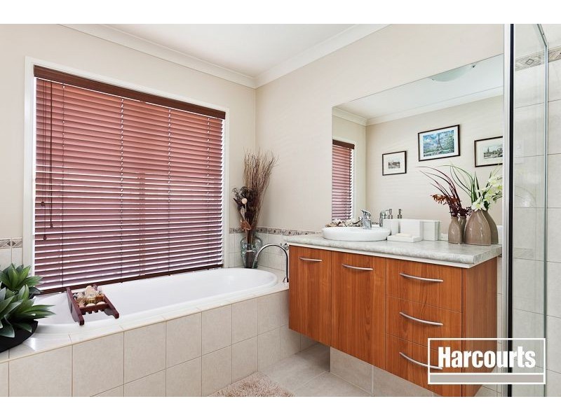 12 Trevino Way, Cranbourne North VIC 3977