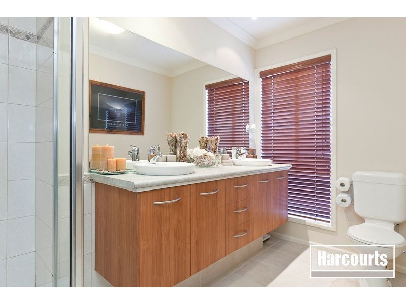 12 Trevino Way, Cranbourne North VIC 3977