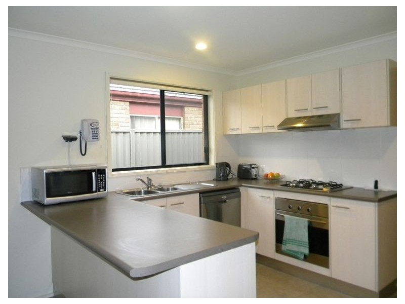 9 Tyndall Street, Cranbourne East VIC 3977