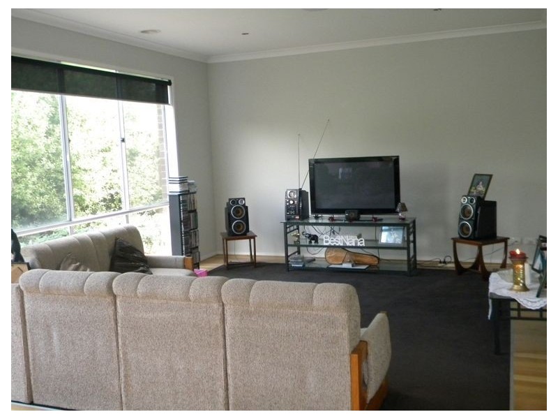 24 Baddeley Circuit, Cranbourne VIC 3977