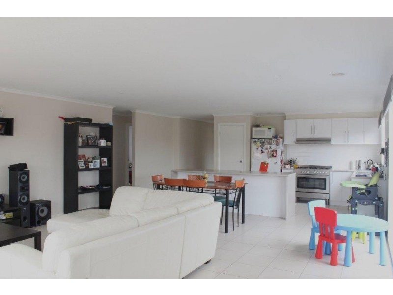 9 Bellbrae Crescent, Cranbourne West VIC 3977