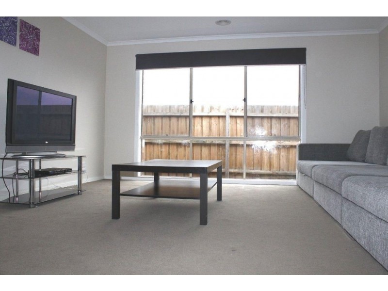 9 Bellbrae Crescent, Cranbourne West VIC 3977